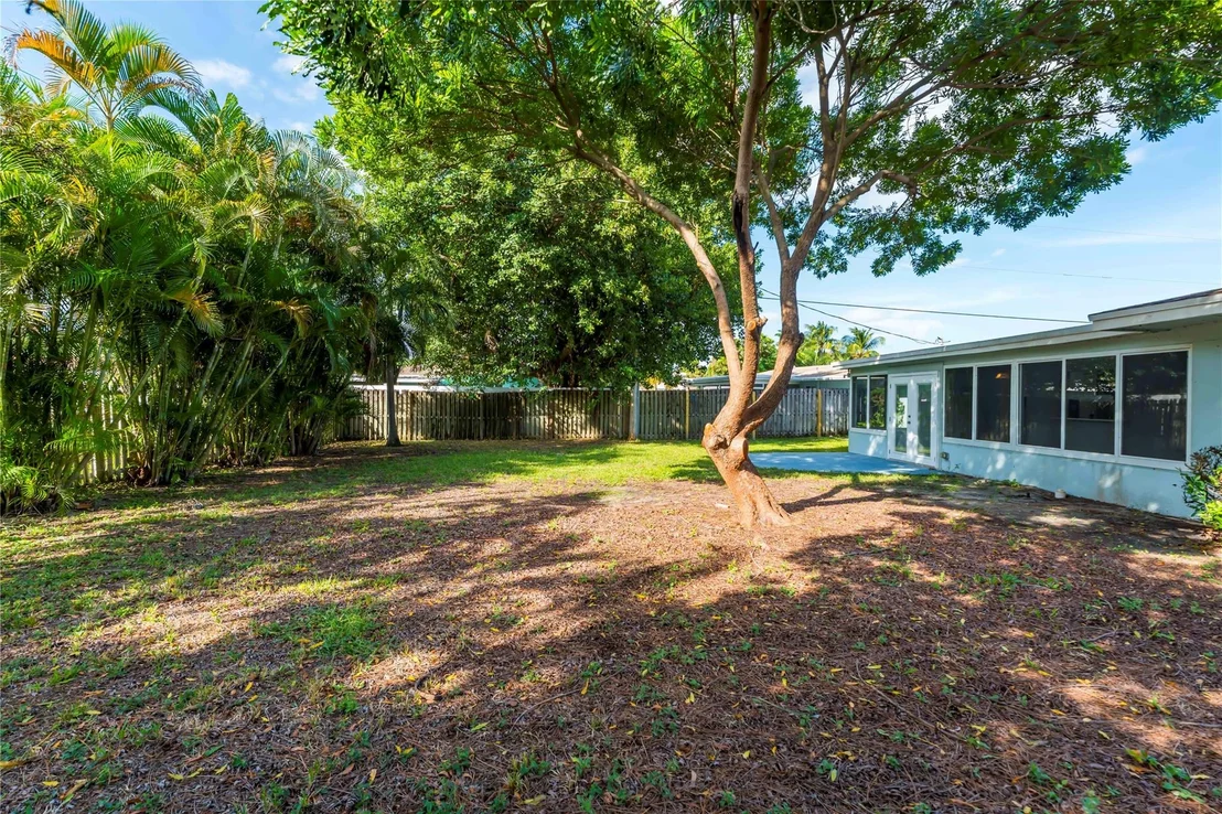 Photo of 827 SE 10th Terrace