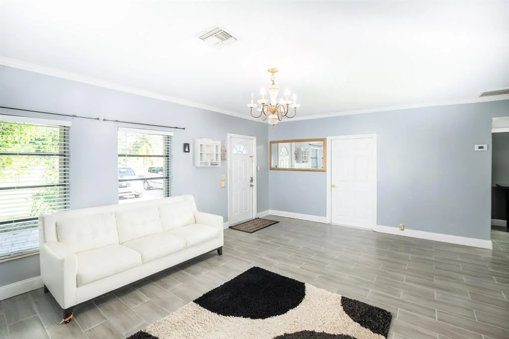 Photo of 1133 Mango Drive