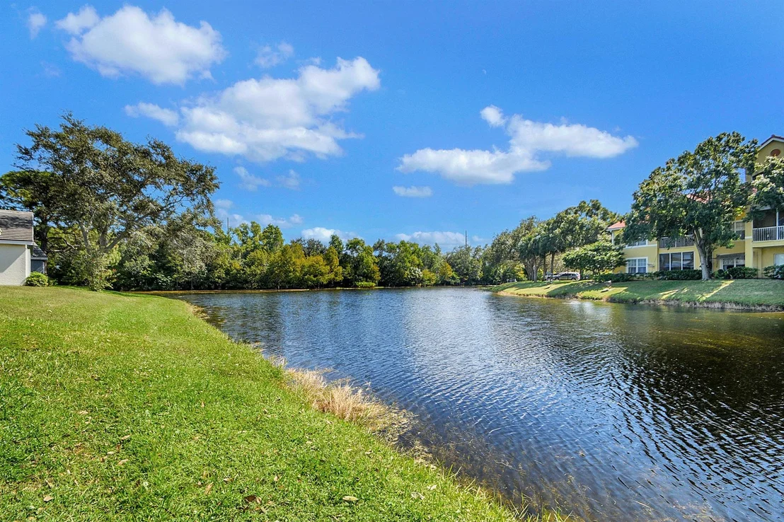 Photo of 120 Harbor Lake Circle