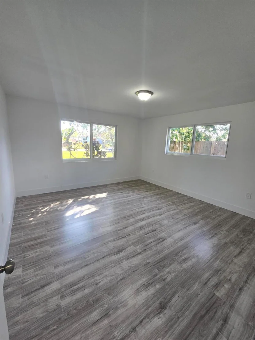 Photo of 6545 NE 8th Lane