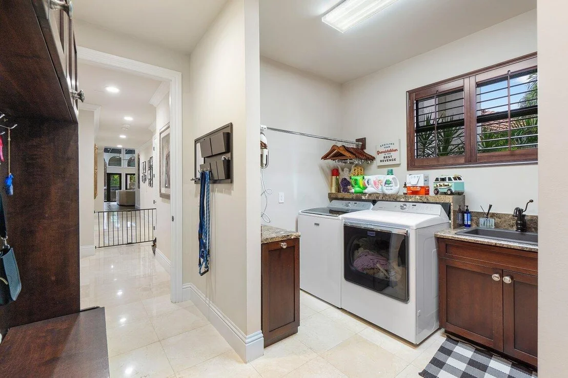 Photo of 5818 Windsor Terrace