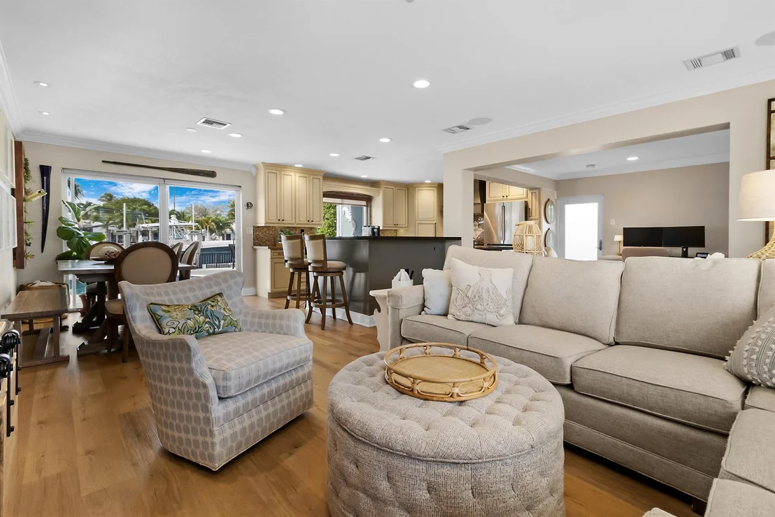 Photo of 811 SE 4th Avenue