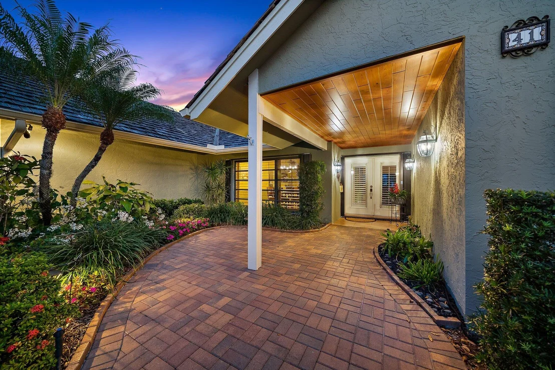 Photo of 41 SE Saddleback Road