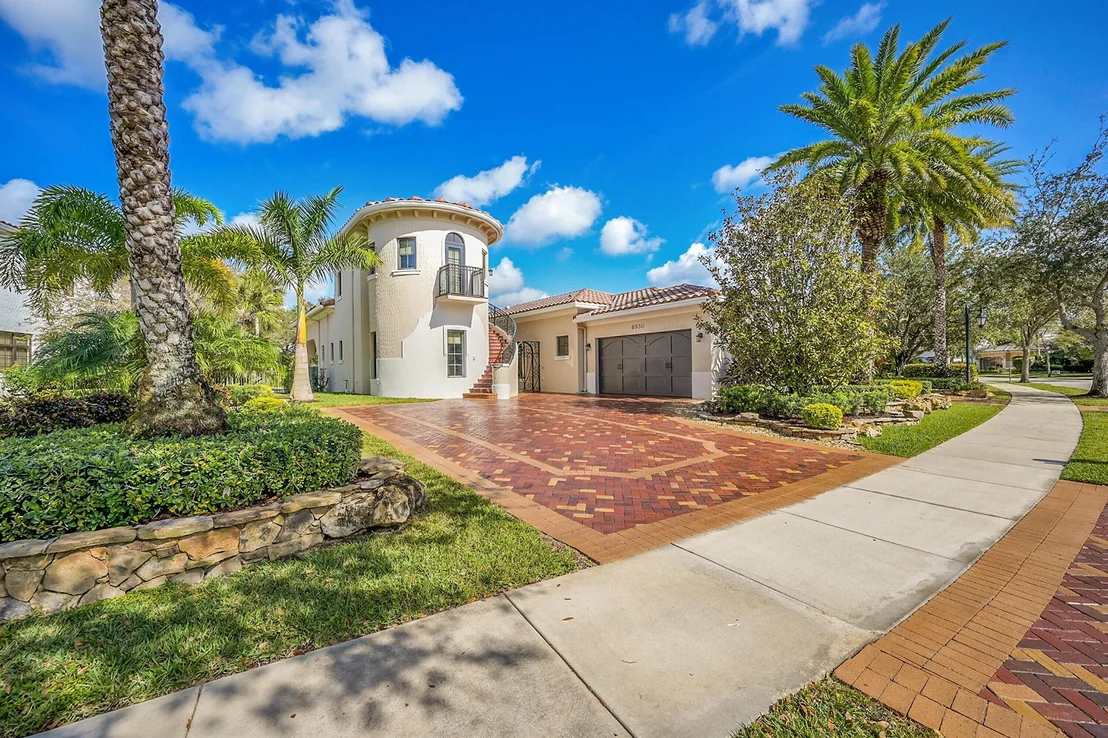 Photo of 6930 Long Leaf Drive