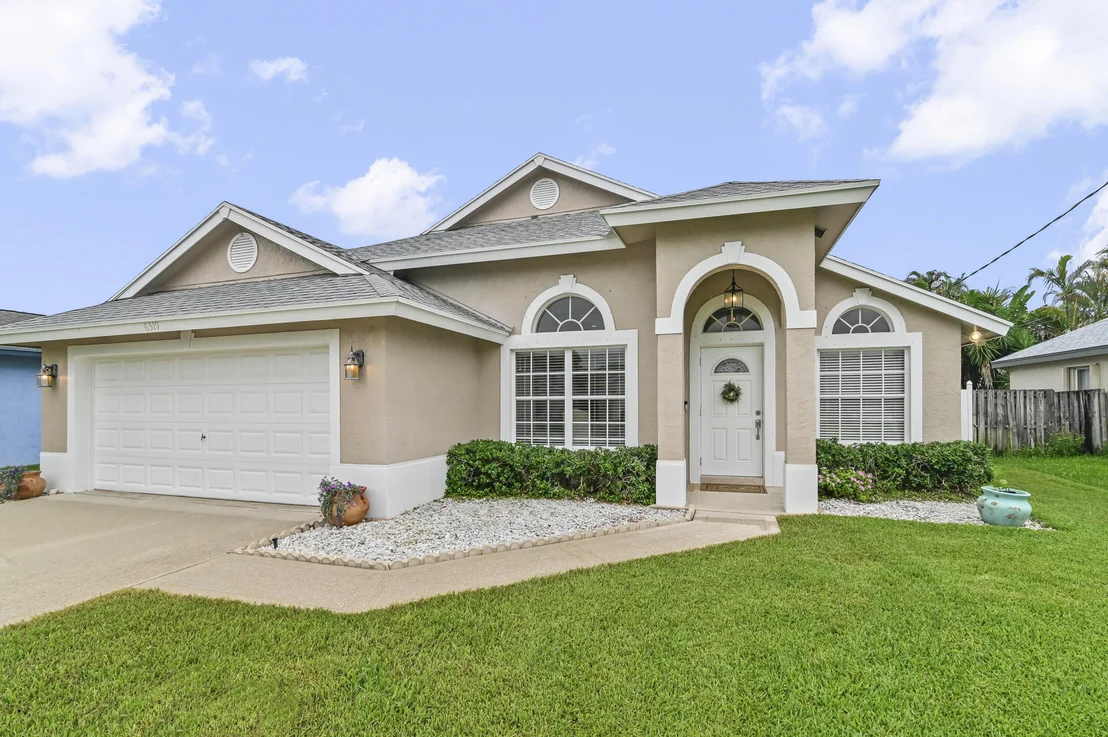 Photo of 6319 Foster Street