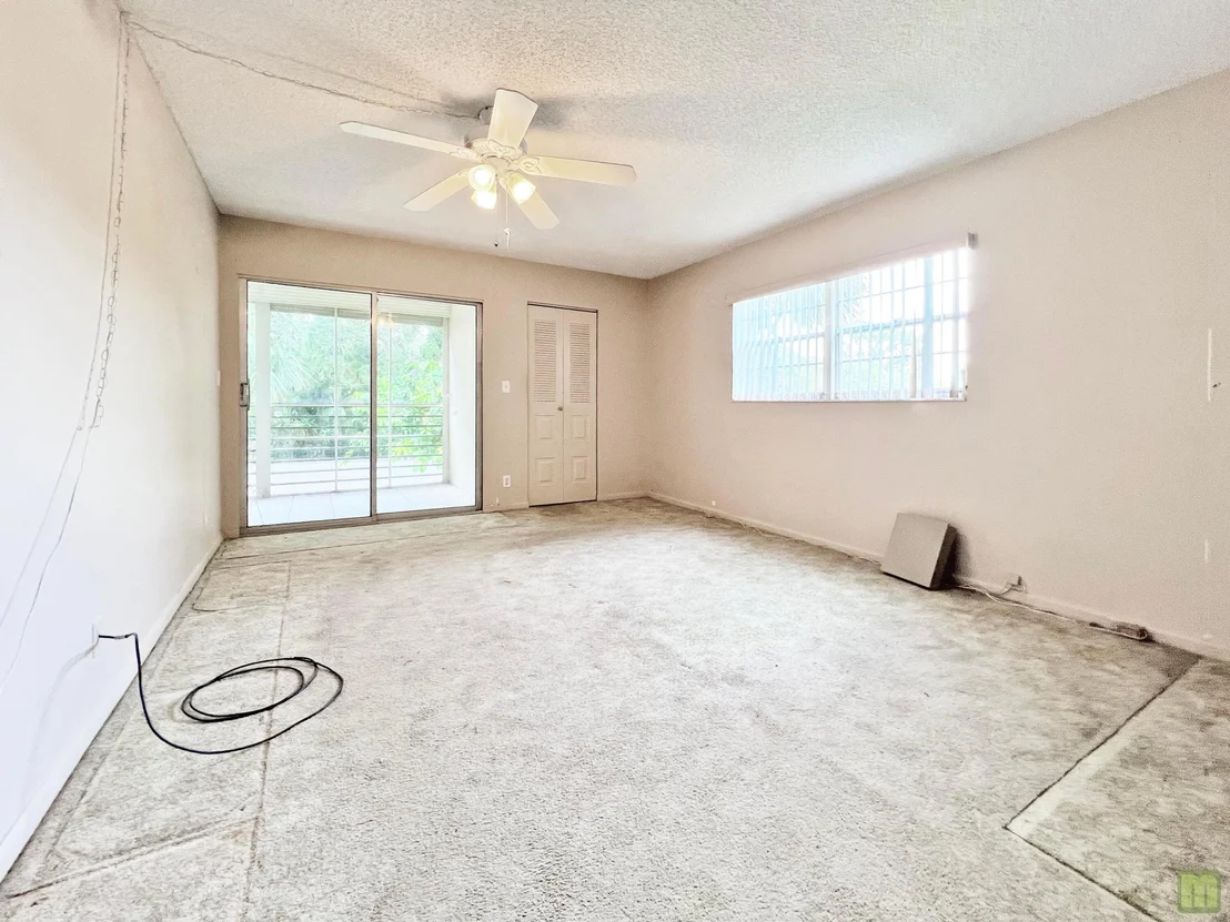 Photo of Unit M2 at 1901 Bermuda Circle