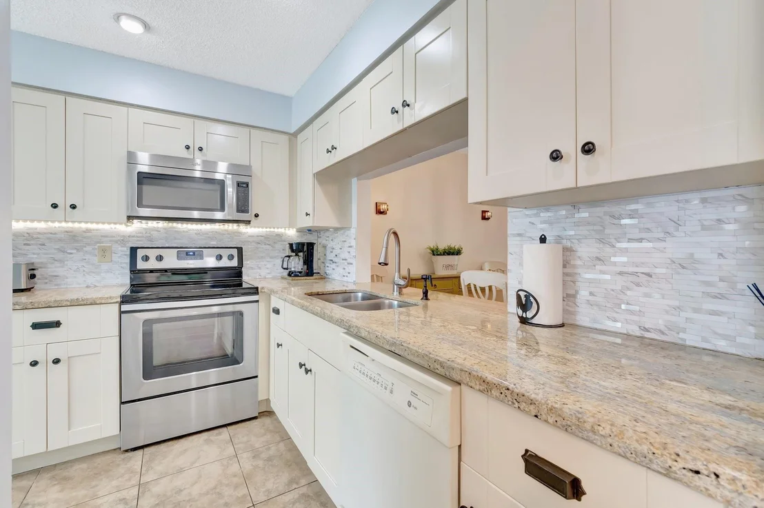 Photo of 4336 Palm Forest Drive