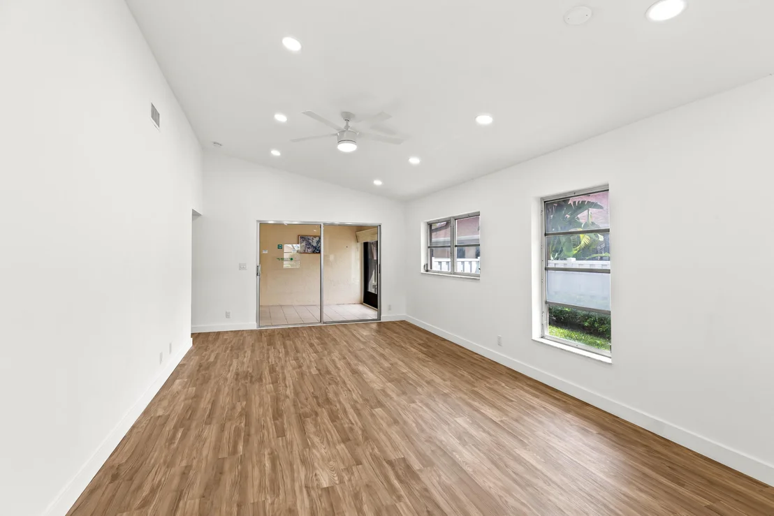 Photo of 8089 Springtree Road
