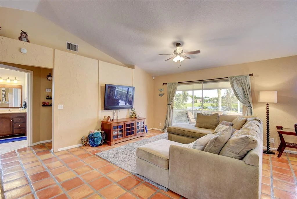 Photo of 1840 Edgewater Drive