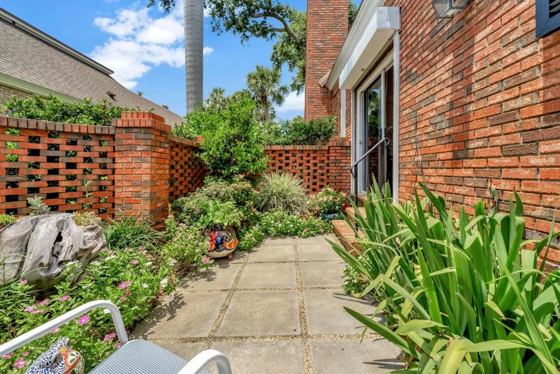 Photo of 645 Riomar Drive