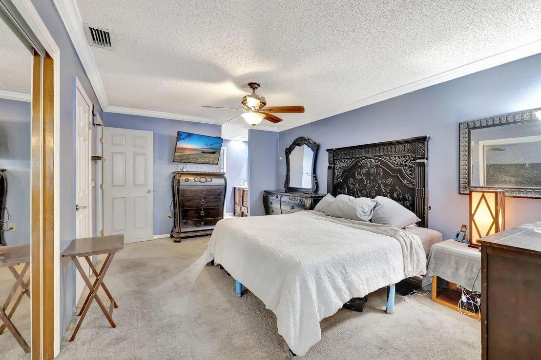 Photo of 5903 Sunset Boulevard