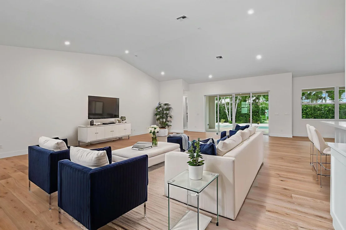 Photo of 3367 Cove Road