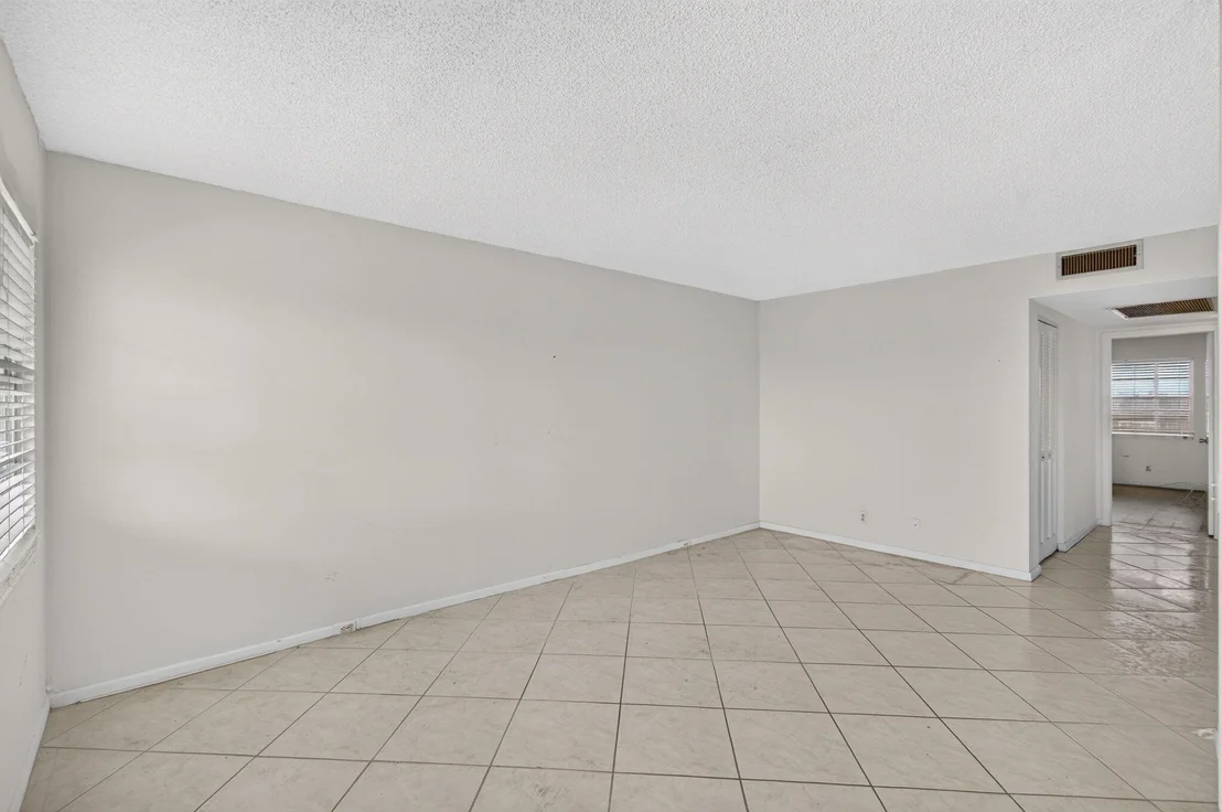 Photo of 4044 WOLVERTON C