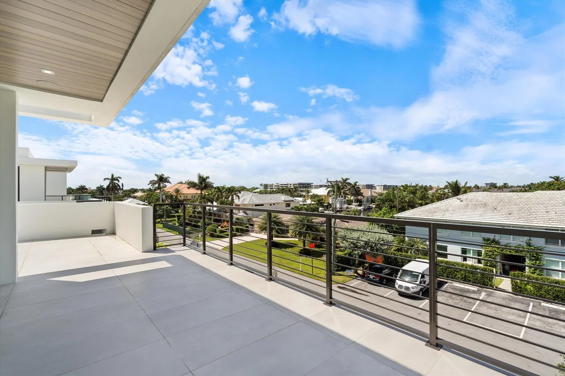 Photo of 1068 Del Harbour Drive