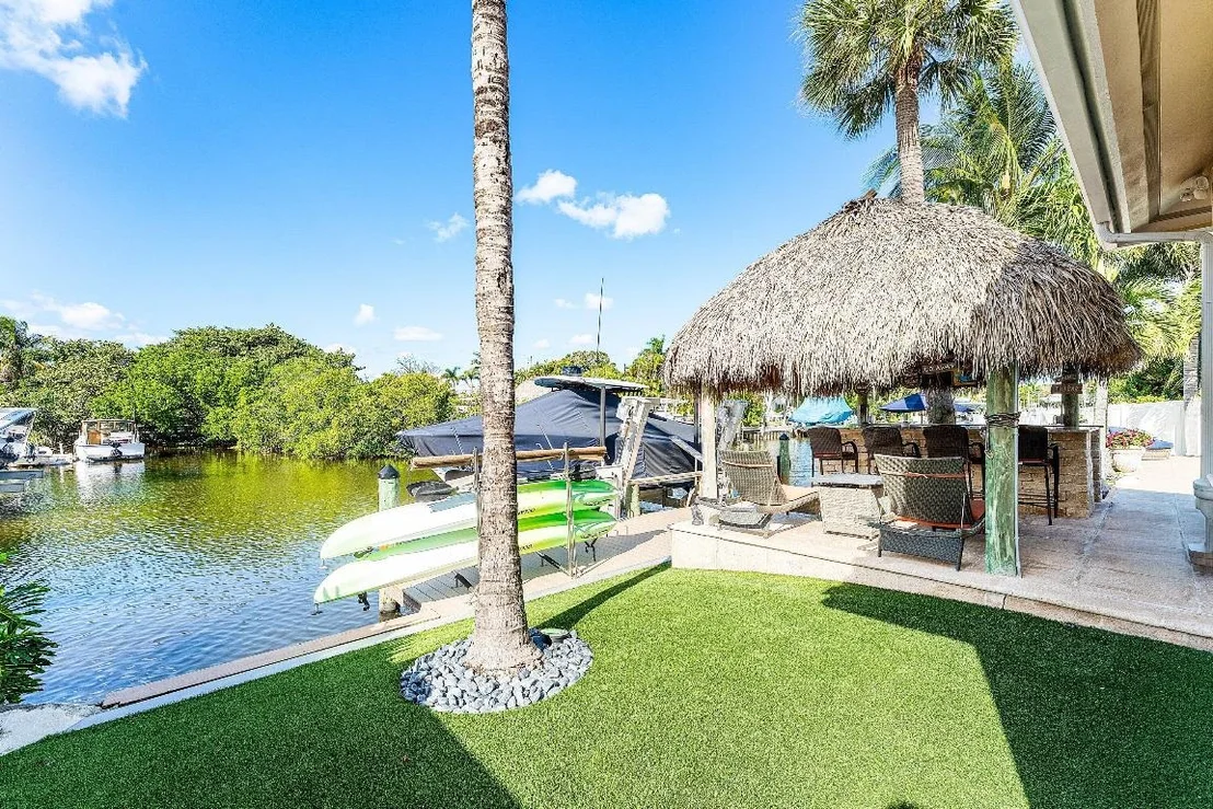 Photo of 906 Dolphin Drive