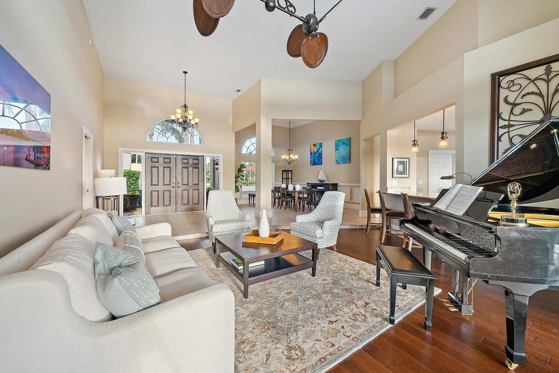 Photo of 8575 SE Water Oak Place