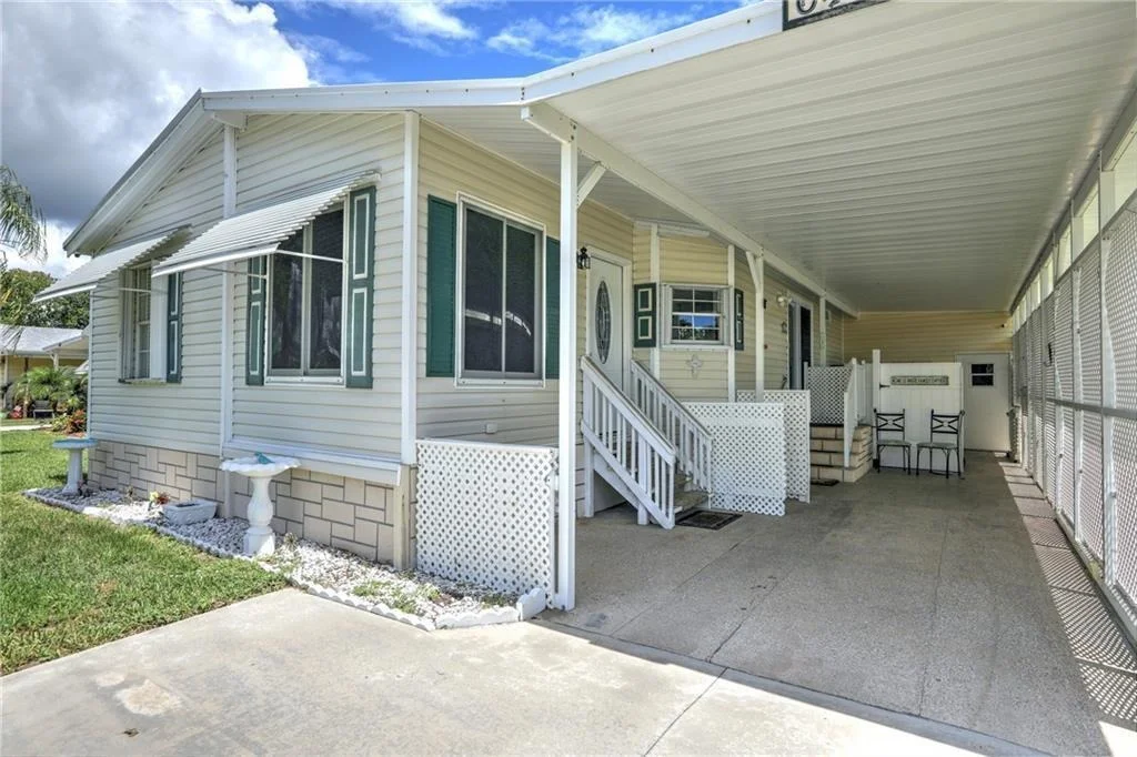 Photo of 646 Barefoot Boulevard