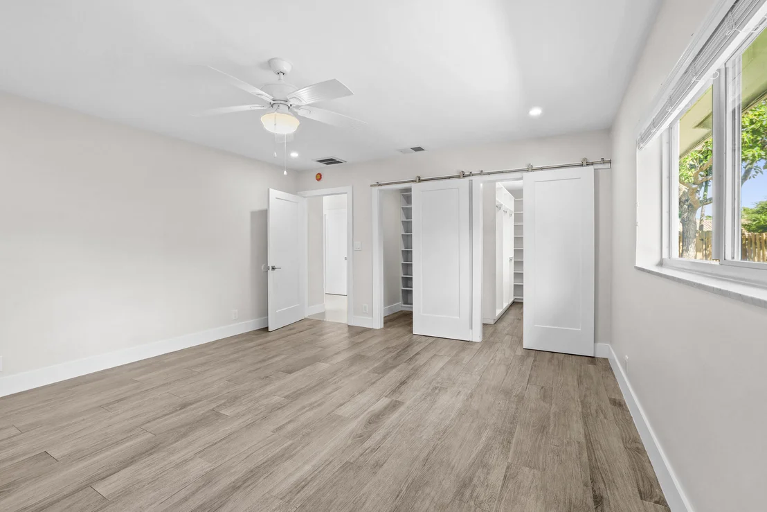 Photo of 4240 NE 22nd Terrace