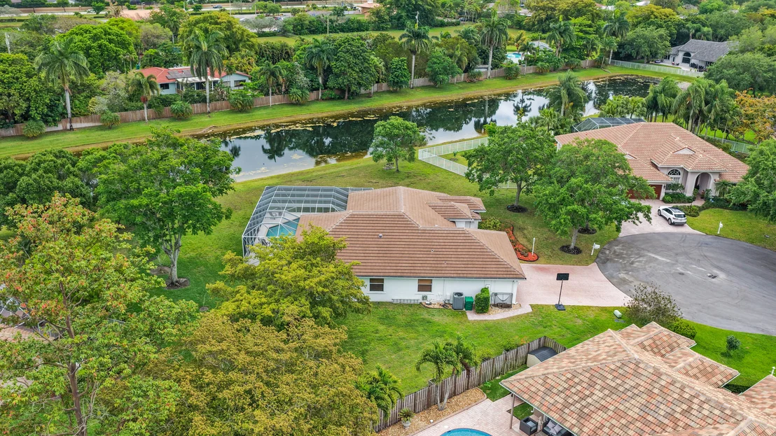 Photo of 16245 Seneca Circle