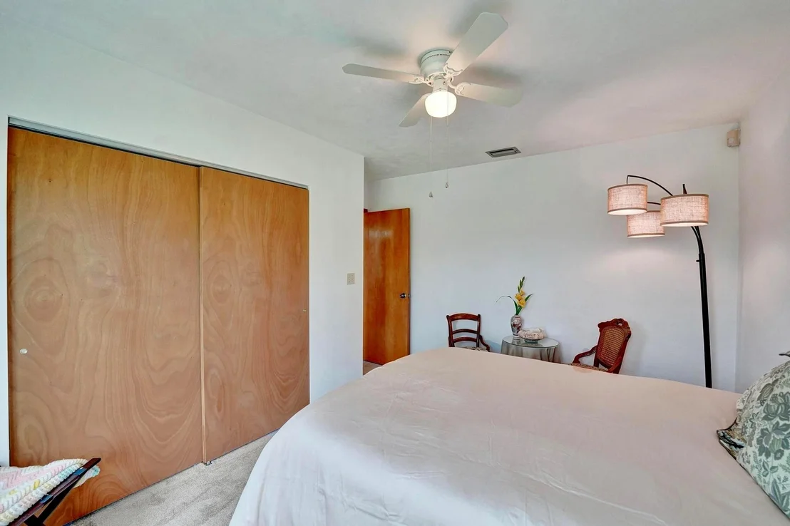 Photo of 211 SE 2nd Terrace