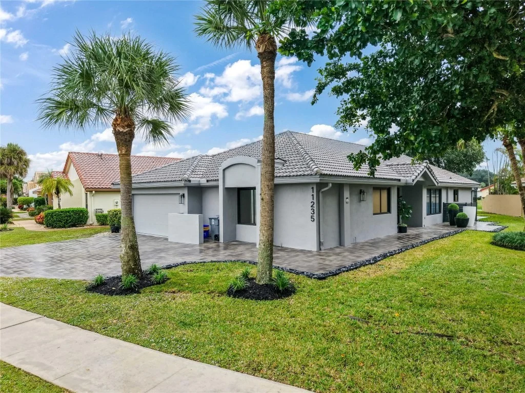 Photo of 11235 Clover Leaf Circle