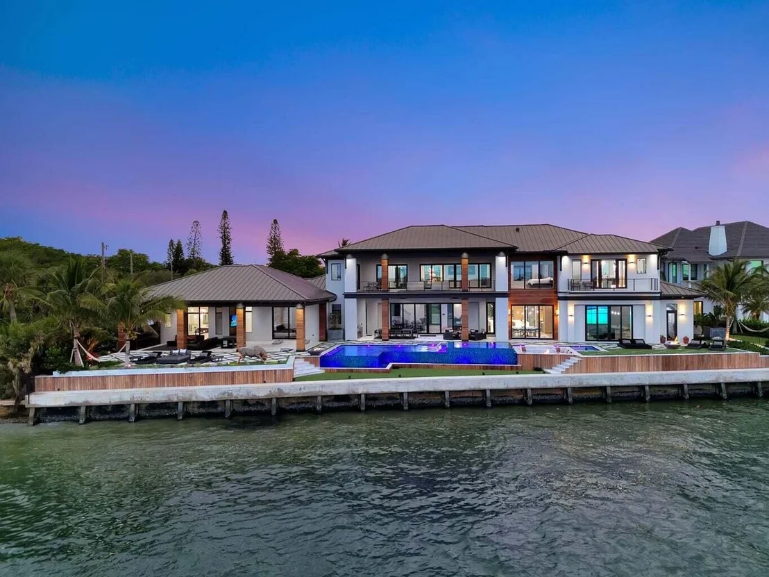 Photo of 712 Lakeside Circle