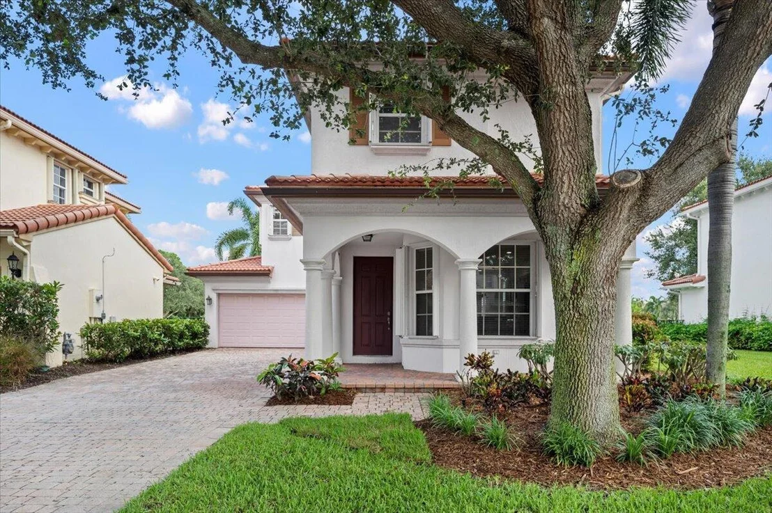 Photo of 657 Castle Drive