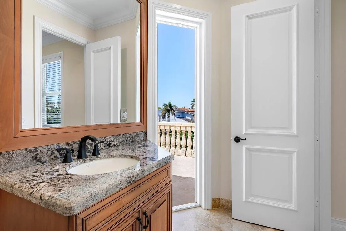 Photo of 953 Banyan Drive