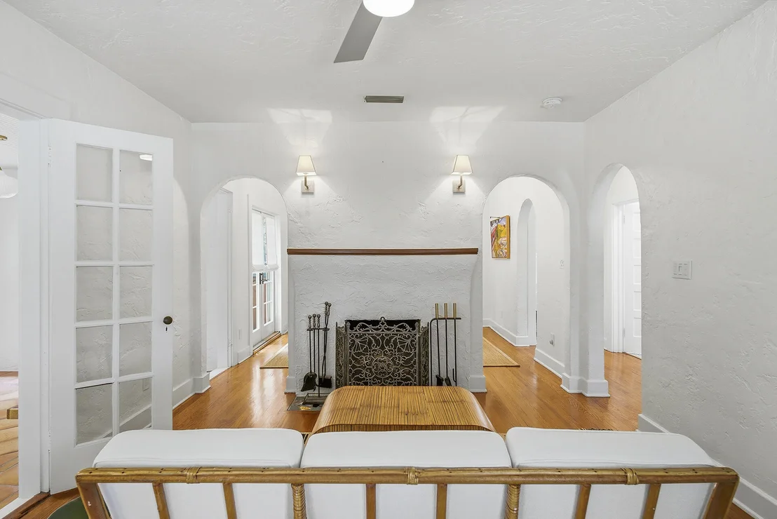 Photo of 810 Avon Road
