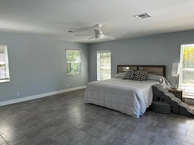 Photo of 1129 W Cypress Drive