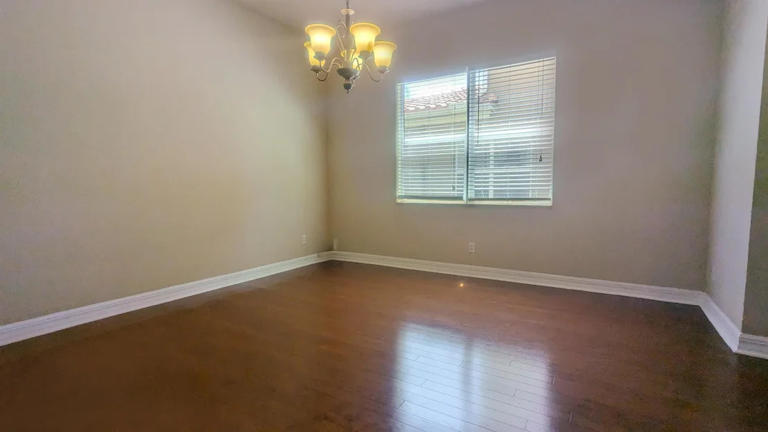 Photo of 5571 57 Way