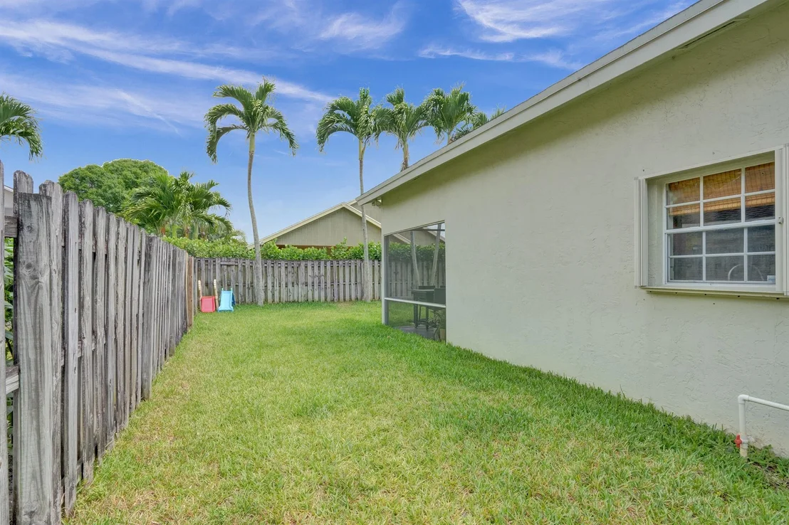 Photo of 6067 Hollywood Street