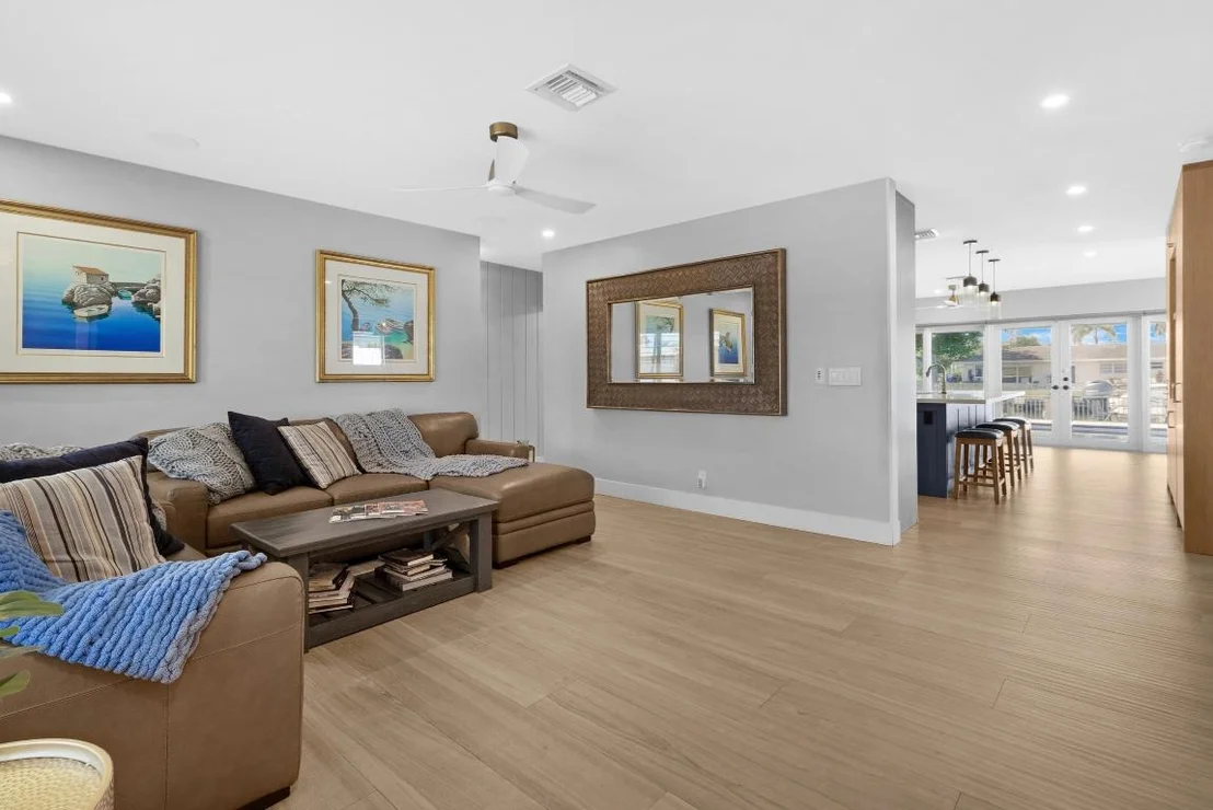 Photo of 291 SE 5th Avenue