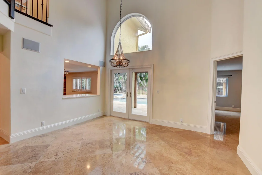 Photo of 327 Seneca Lane