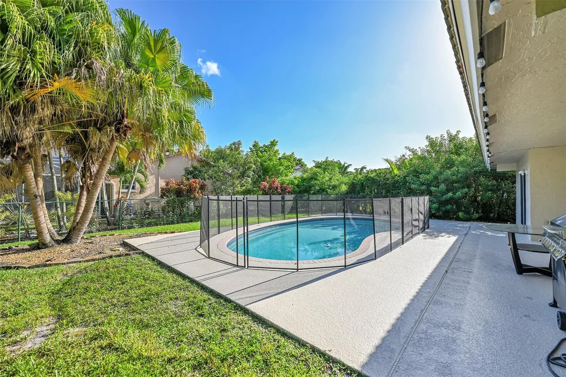 Photo of 10004 NW 57th Place