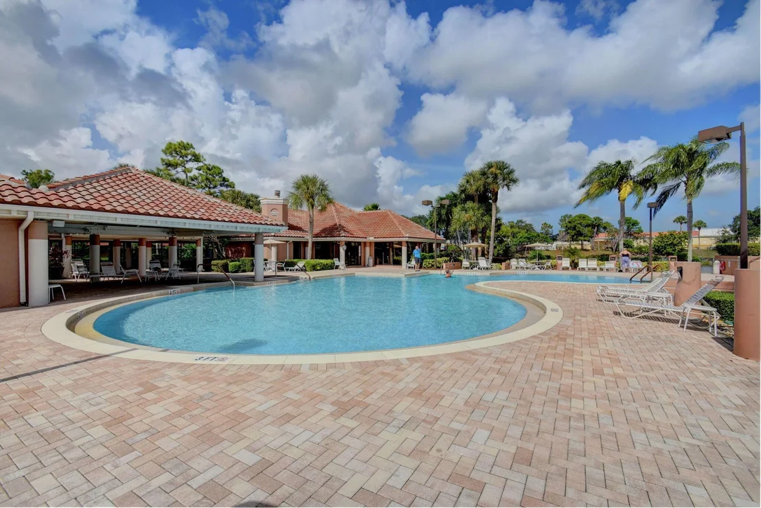 Photo of 2707 Pointe Circle