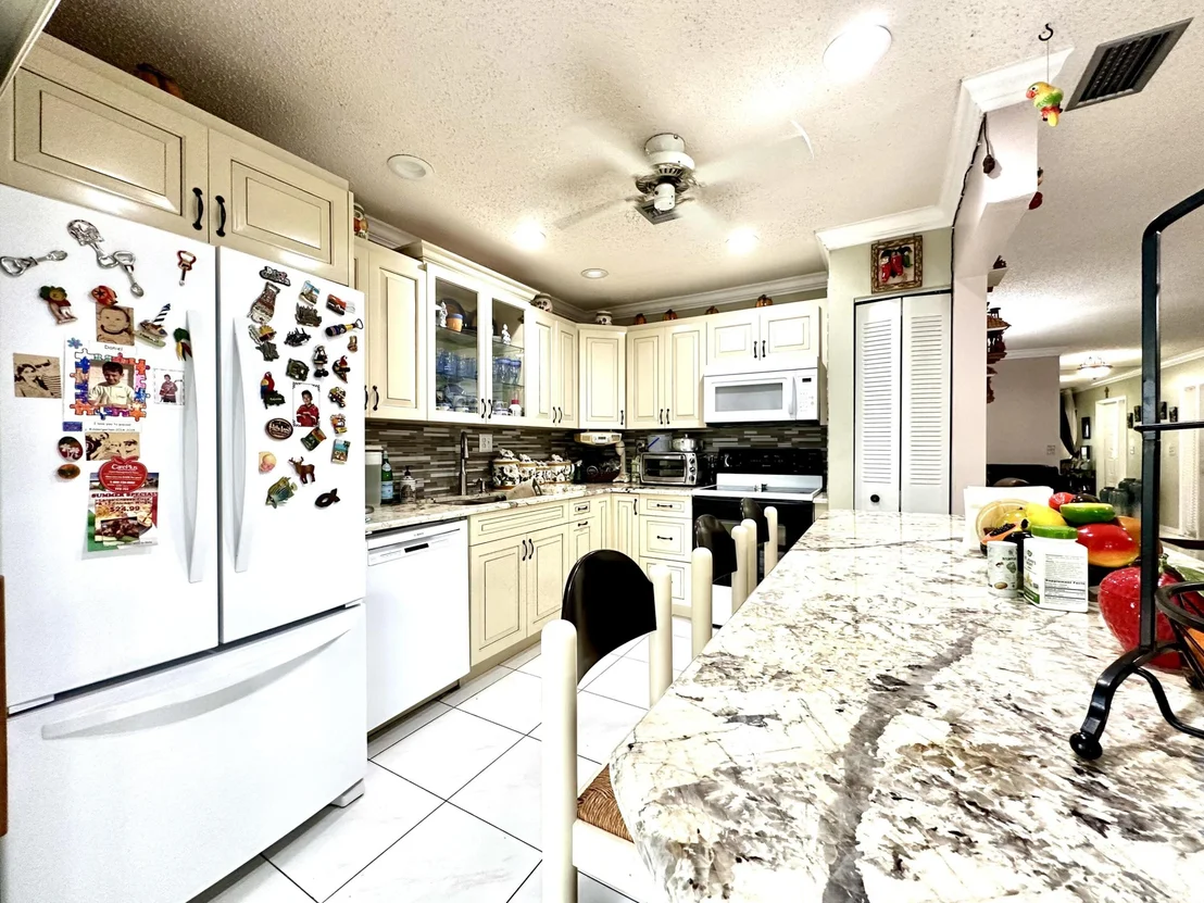 Photo of 5254 Mirror Lakes Boulevard