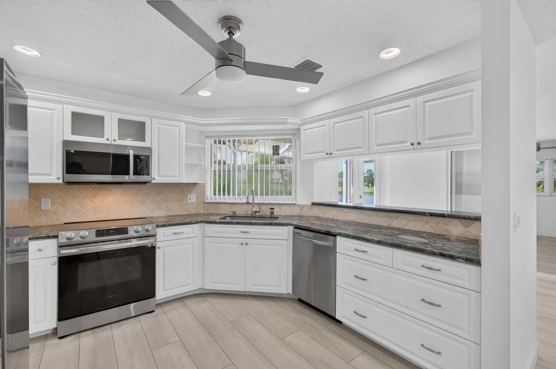 Photo of 5642 Forest Oaks Terrace