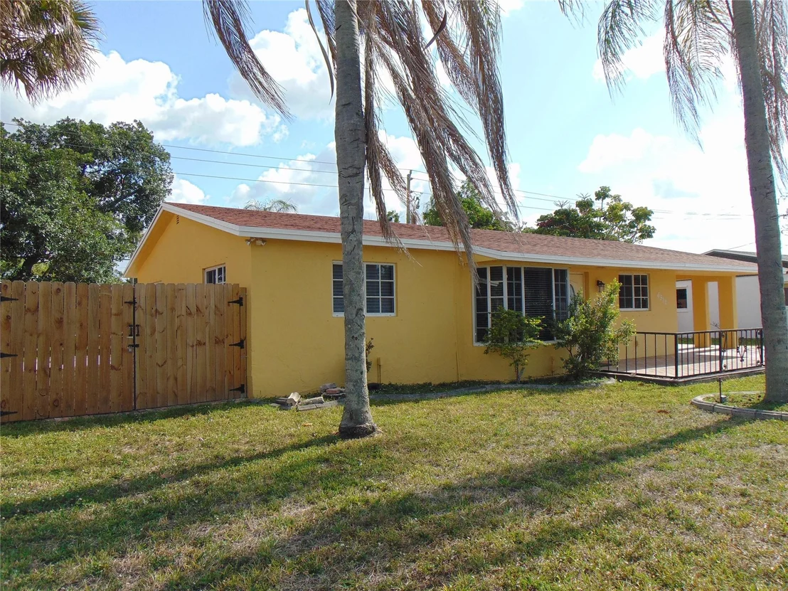 Photo of 6512 NW 9th Street