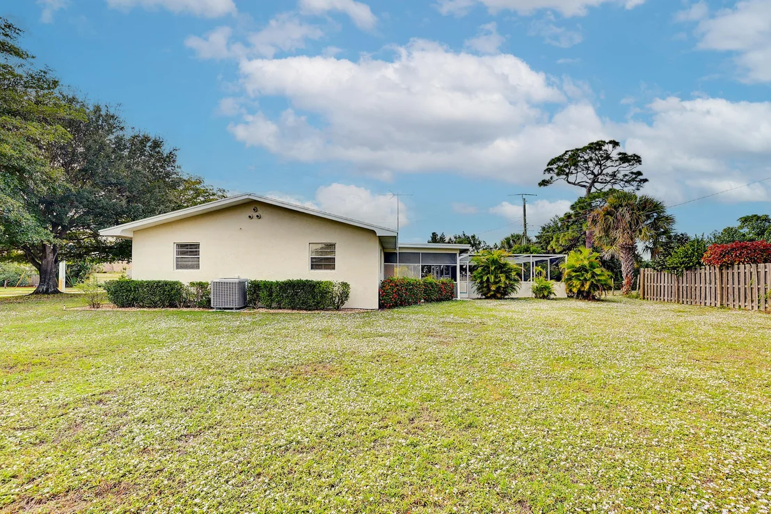Photo of 1121 SE 10th Street