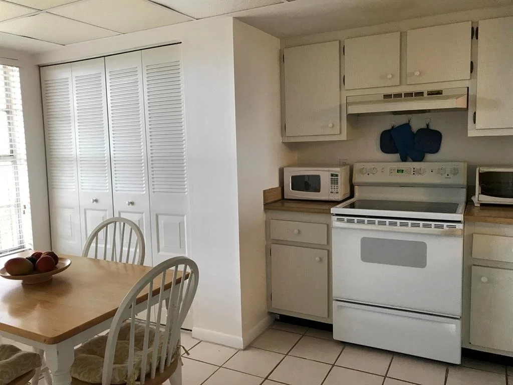 Photo of Unit 708 at 14671 Bonaire Boulevard