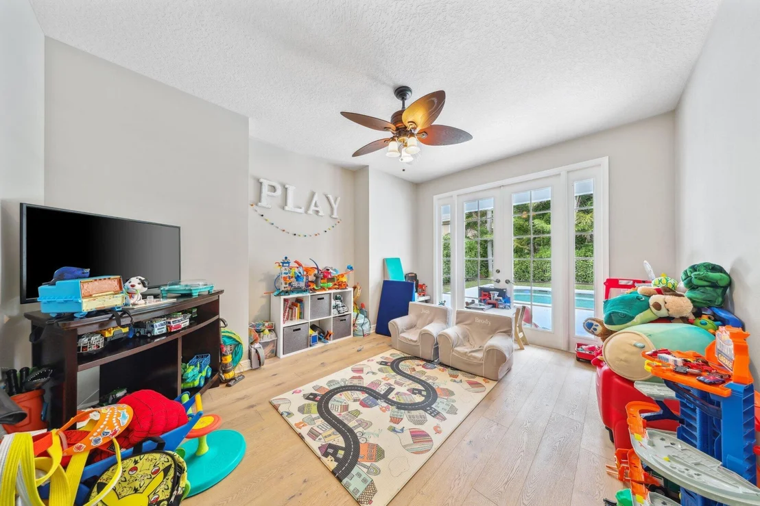 Photo of 423 Meadowlark Drive