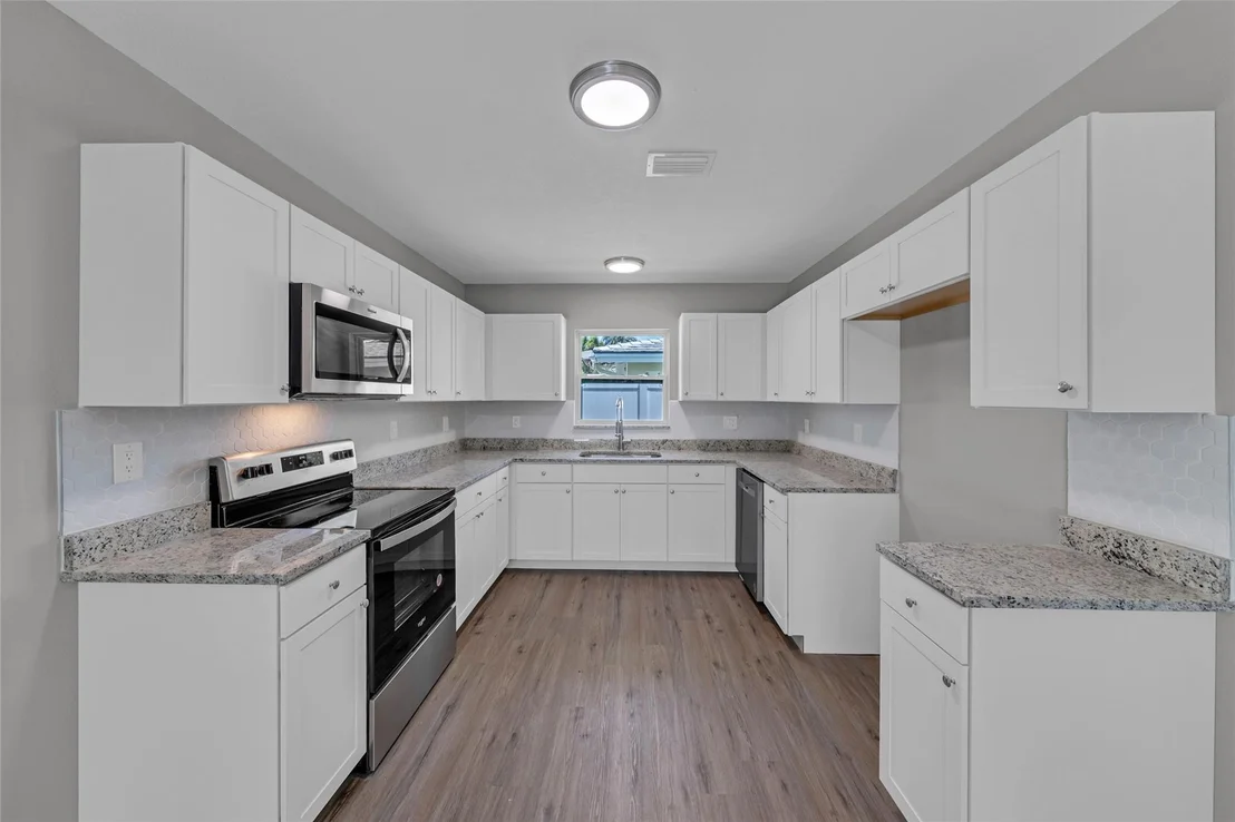 Photo of 421 SE 5th Avenue
