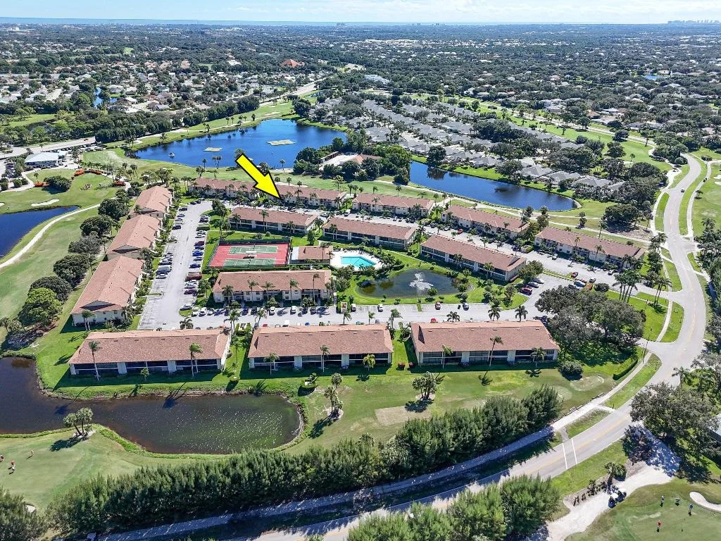 Photo of Unit B at 1001 Pinecrest Circle