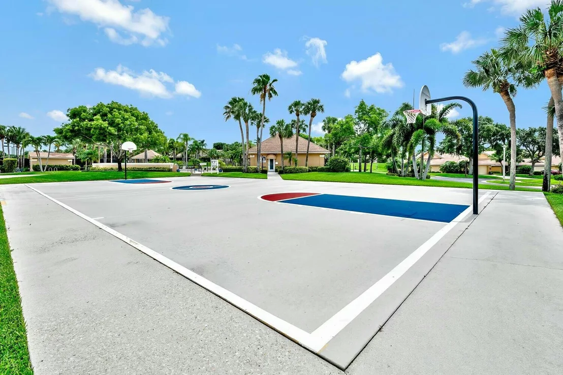 Photo of 221 River Park Drive