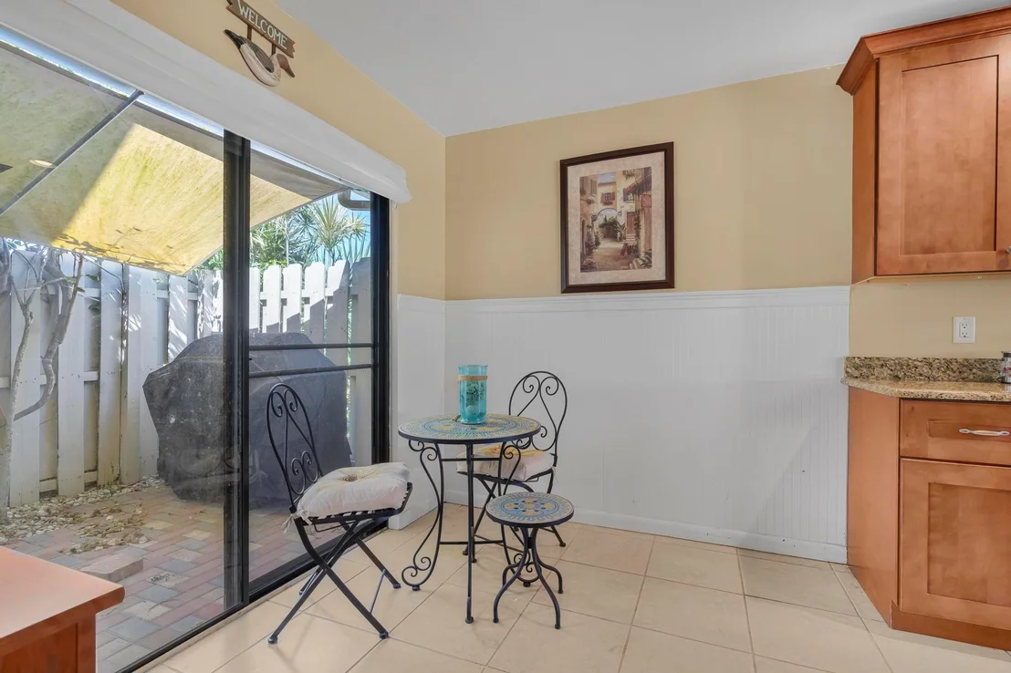 Photo of 1075 NW 19th Terrace