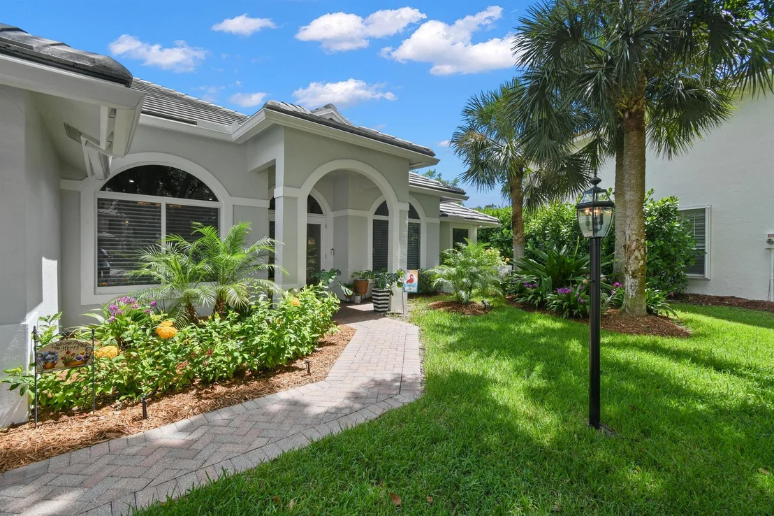 Photo of 274 Crane Point N