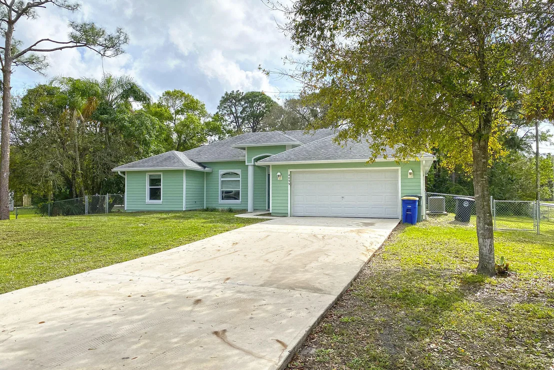 Photo of 4899 Kirby Loop Road