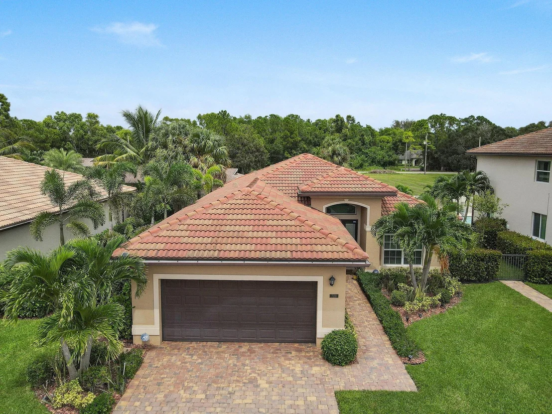 Photo of 7139 Limestone Cay Road