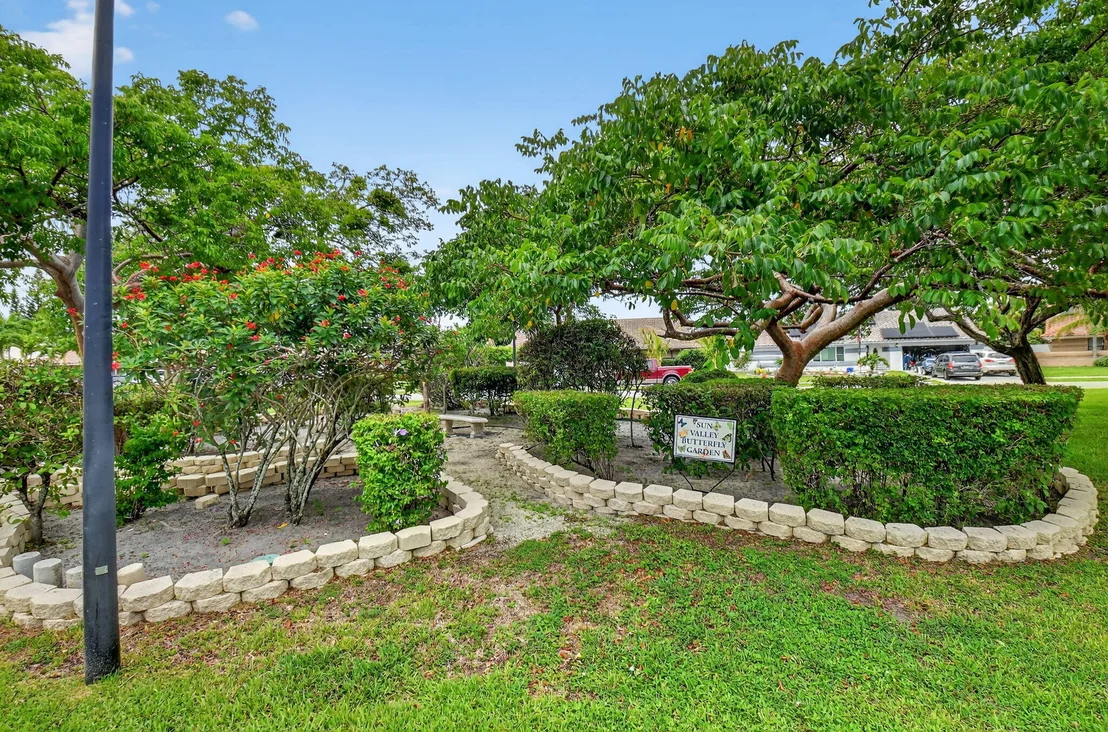 Photo of 5875 Sun Pointe Circle